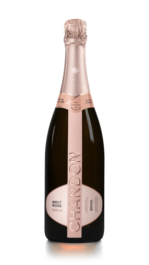Uma garrafa de CHANDON Brut Rosé produzida no Brasil