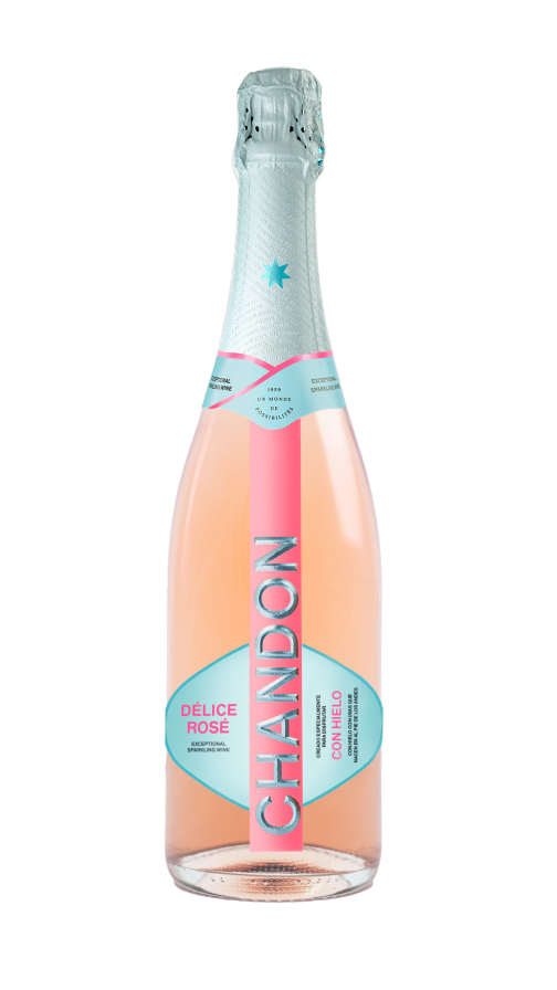Una botella de CHANDON Délice Rosé producida en Argentina