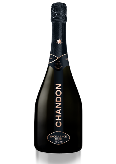Uma garrafa de CHANDON Excellence Brut Rosé produzida no Brasil