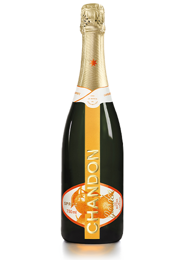 Uma garrafa de CHANDON Garden Spritz produzida no Brasil