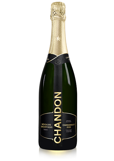 Uma garrafa de CHANDON Névoa das Encantadas produzida no Brasil