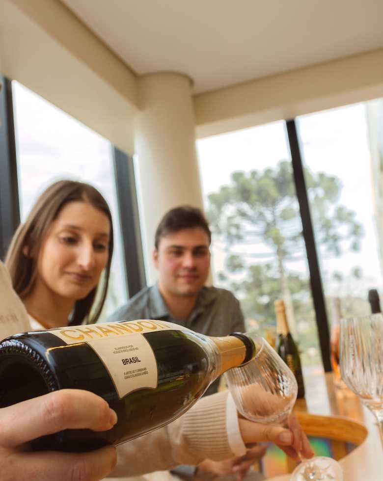 Ninguém comendo CHANDON