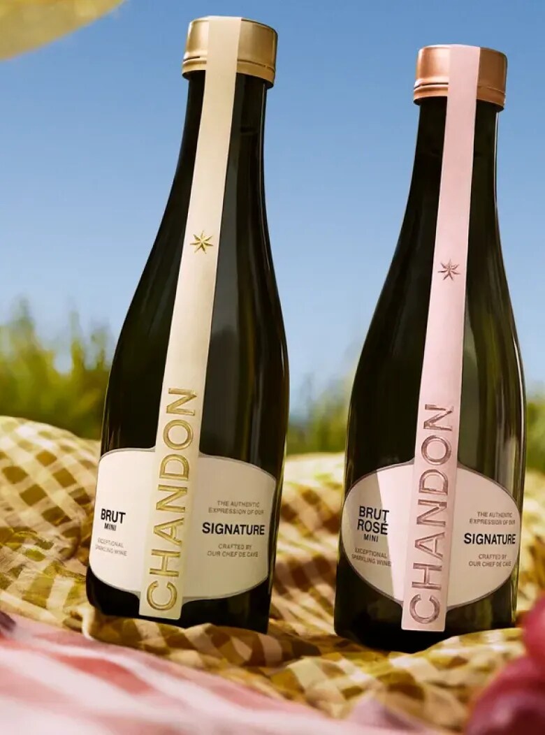 Miniaturas de Chandon Argentina alineadas, perfectas para celebrar momentos especiales con espumante premium de Mendoza.