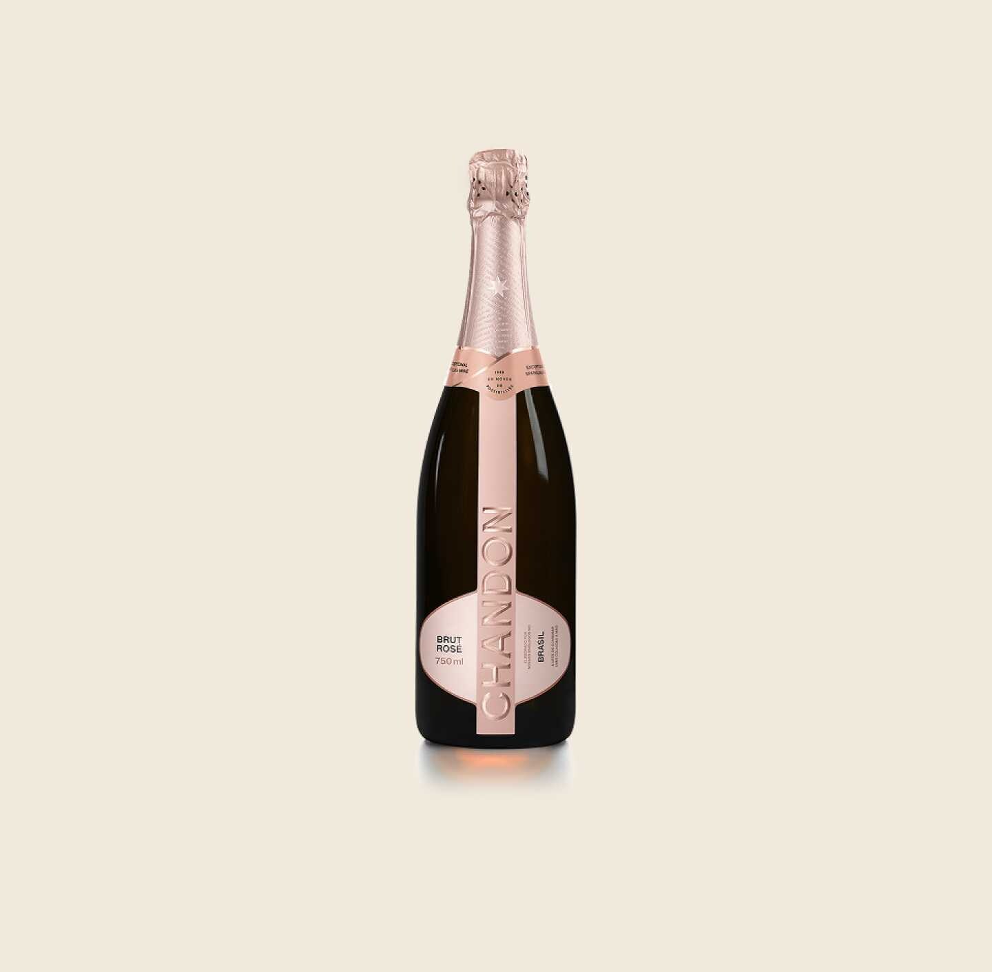 Garrafa de CHANDON Brut Rosé produzida no Brasil