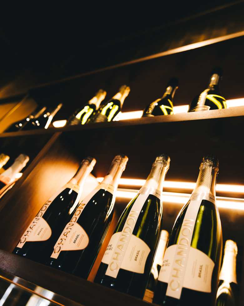 Garrafa de CHANDON Brut e Excellence na loja do vinhedo