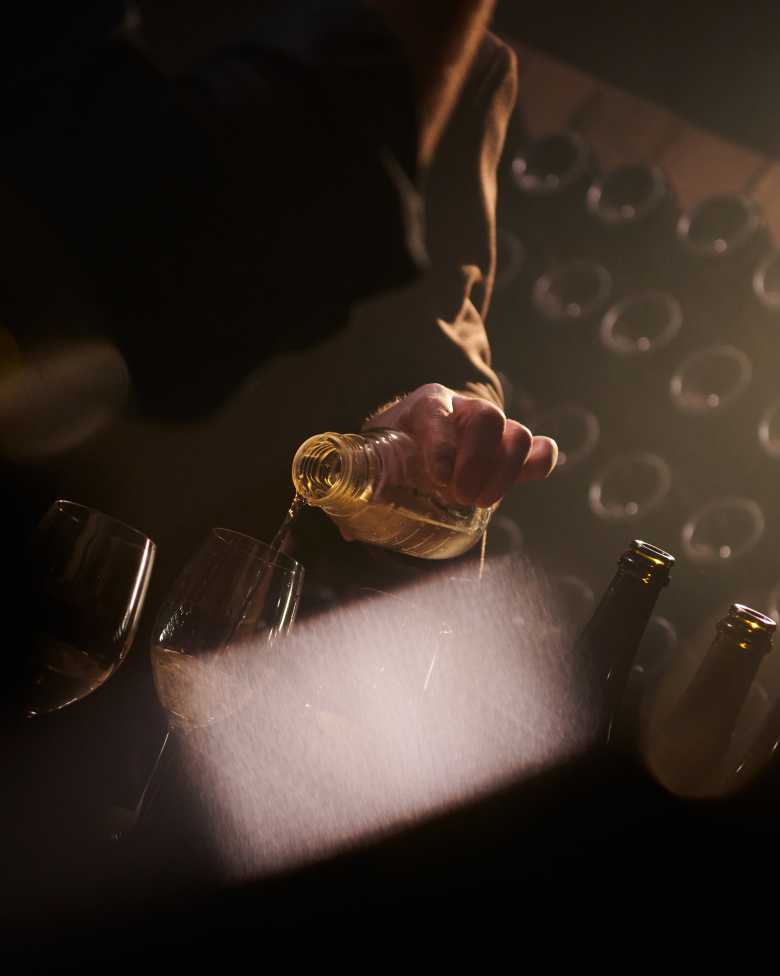 riddling hall sparkling wine craft heritage méthode traditionnelle, traditional method, sparkling wine craft 