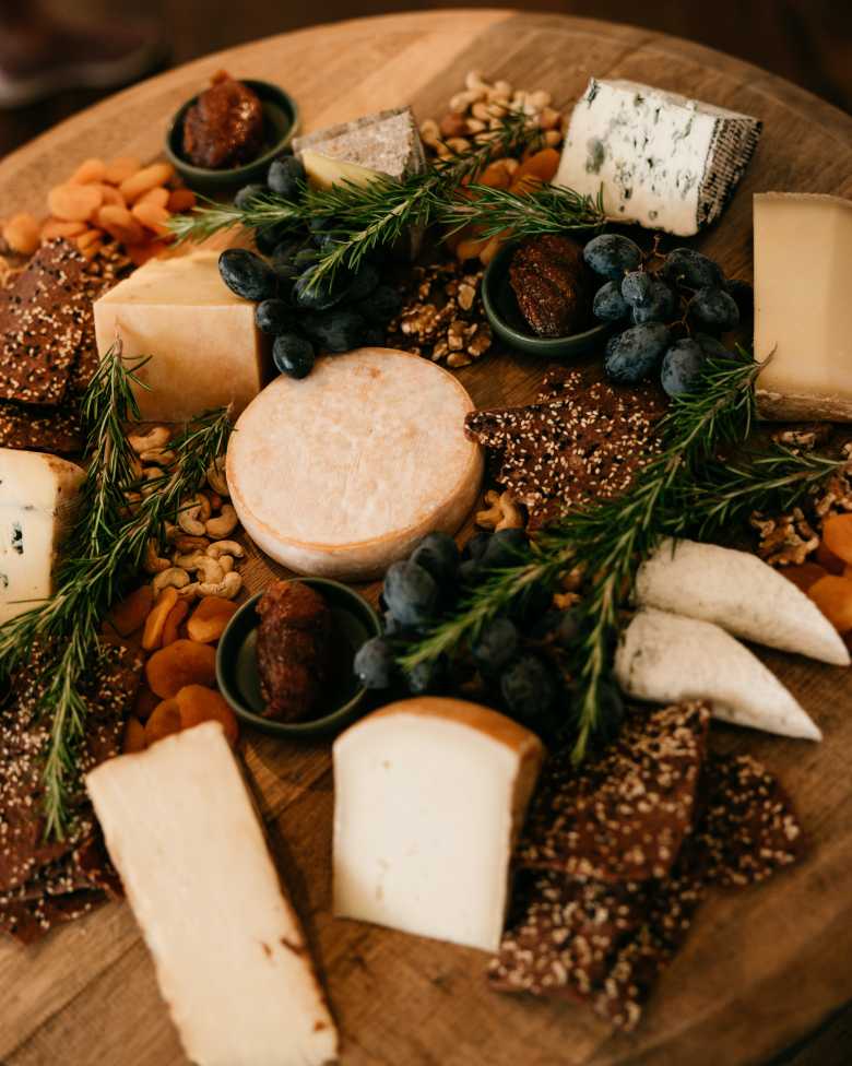 THE ULTIMATE CHEESE BOARD